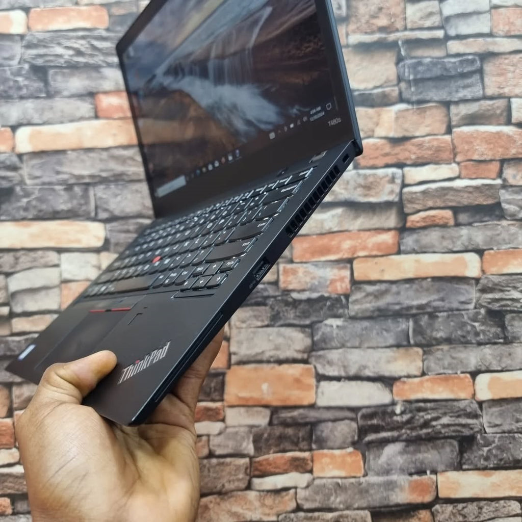 𝐋𝐞𝐧𝐨𝐯𝐨 ThinkPad 𝐓480s