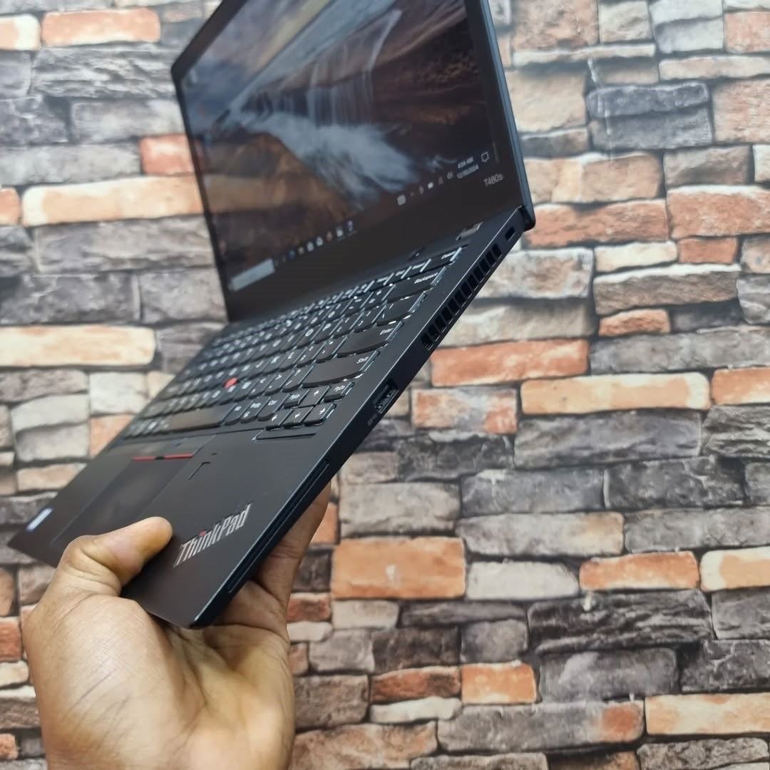 𝐋𝐞𝐧𝐨𝐯𝐨 ThinkPad 𝐓480s